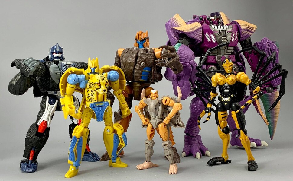 Transformers Kingdom Dinibot Vs Beast Wars Comparison Images  (3 of 3)